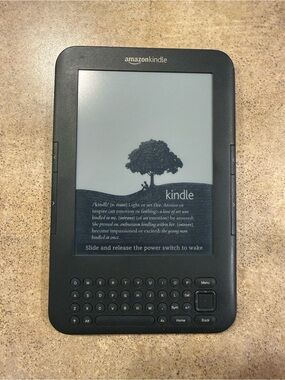 *PARTS OR REPAIR* Amazon Kindle E-Reader D00901 3rd Generation - Stuck On Screen